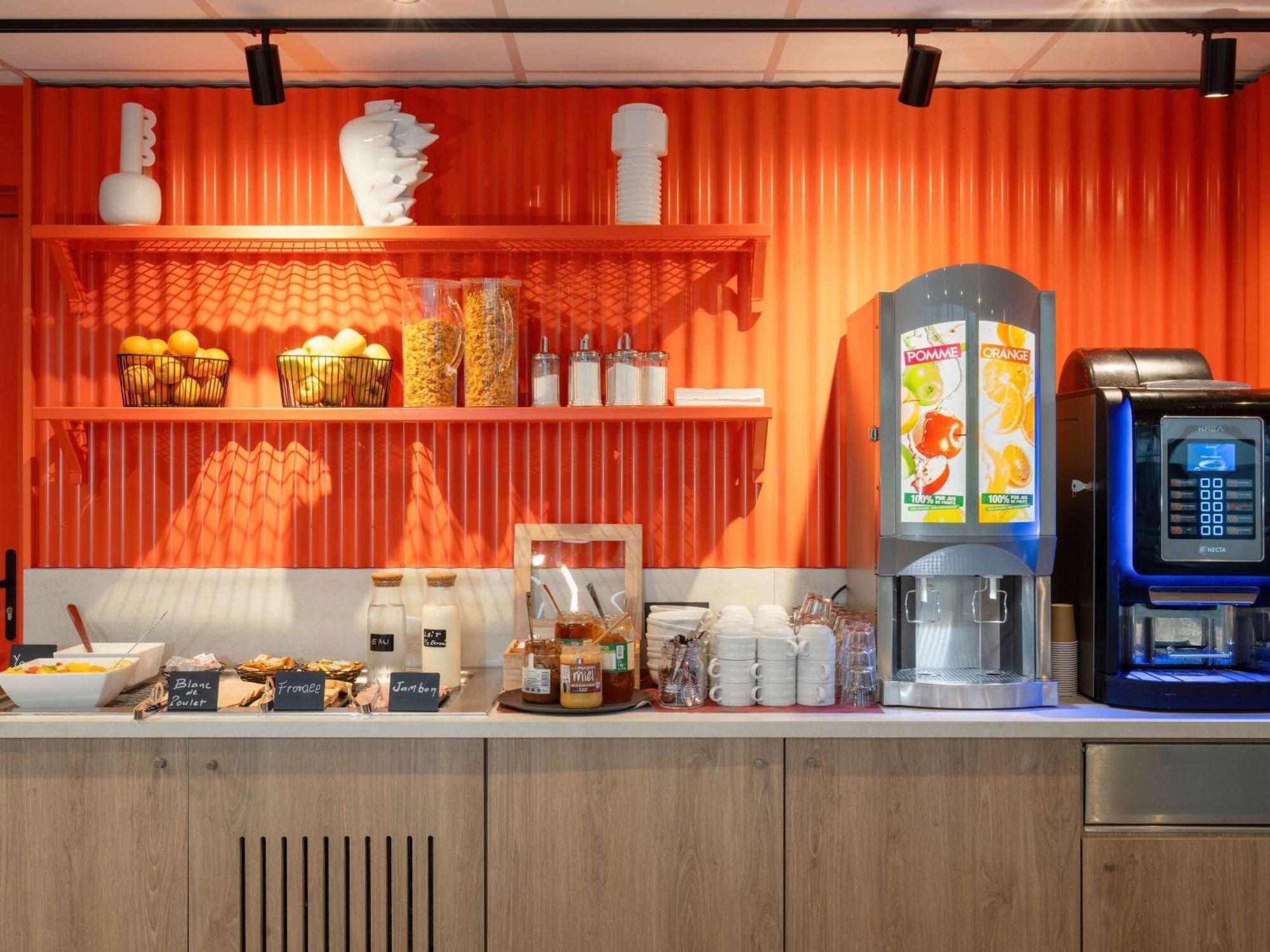 Ibis Budget Pertuis Portes Du Luberon Екстер'єр фото